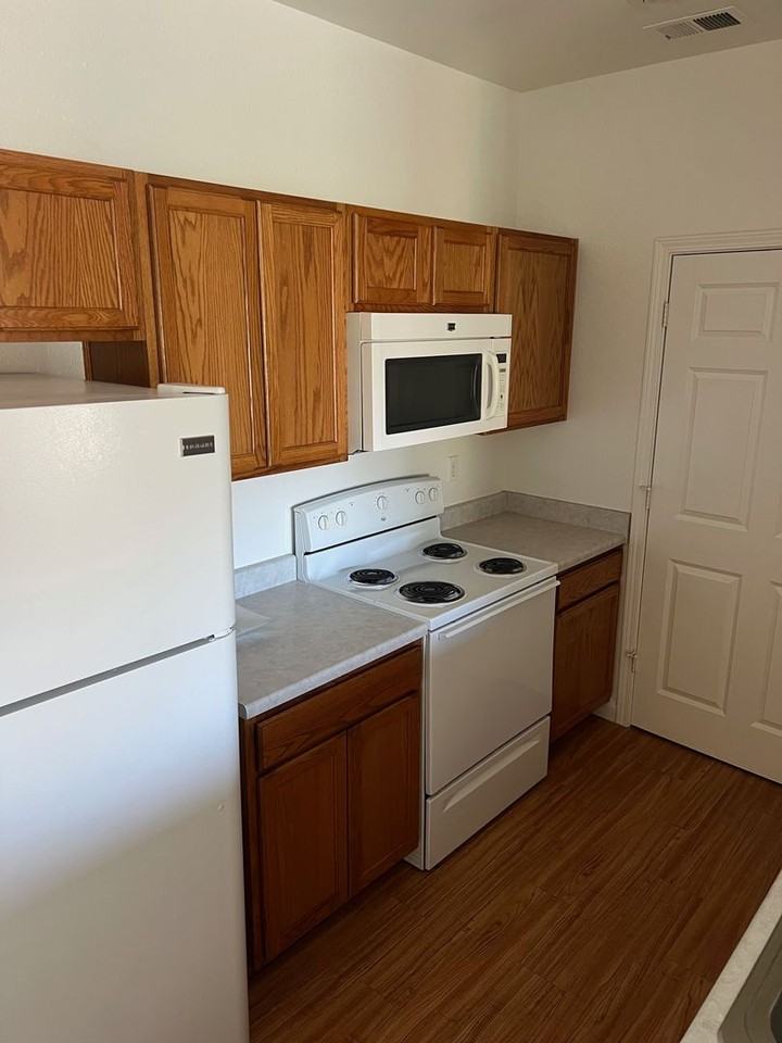 Fernley Silverlace Apartments - Photo 5 of 16