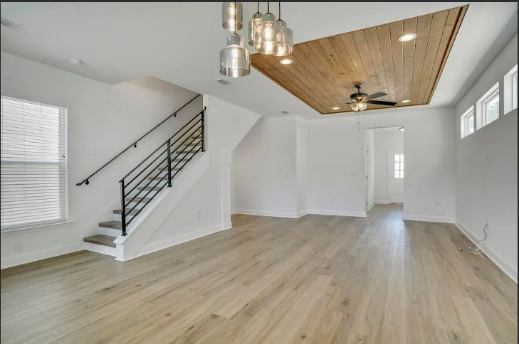 463 Grand Oaks Rd #1 - Photo 2 of 20