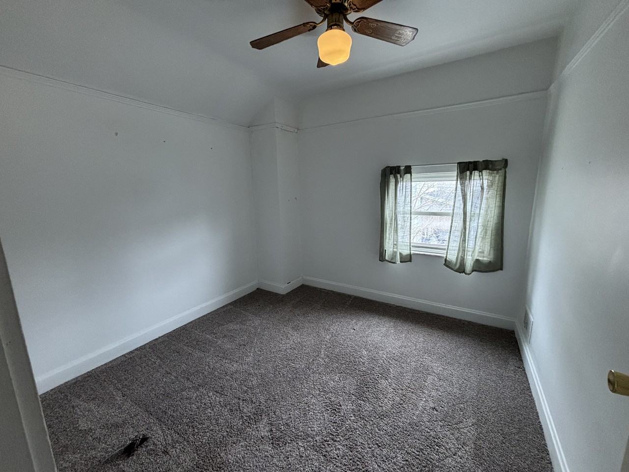 1628 Kenneth Ave - Photo 7 of 10