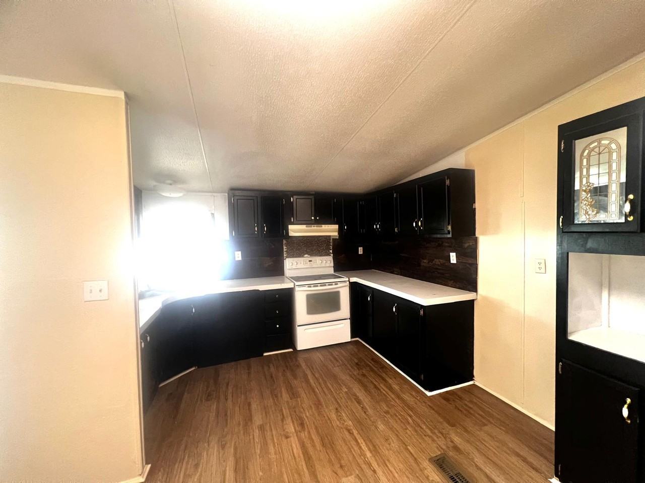 Avenue D #1 - Photo 4 of 6