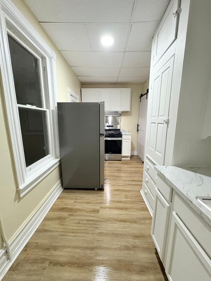 1438 W Turner St #1 - Photo 5 of 15