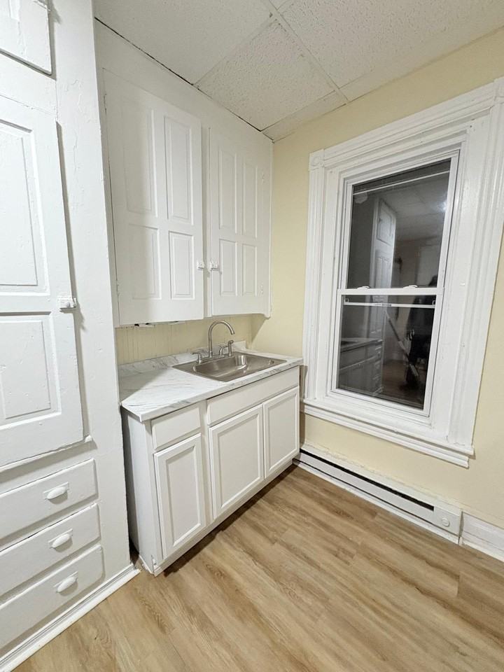 1438 W Turner St #1 - Photo 7 of 15