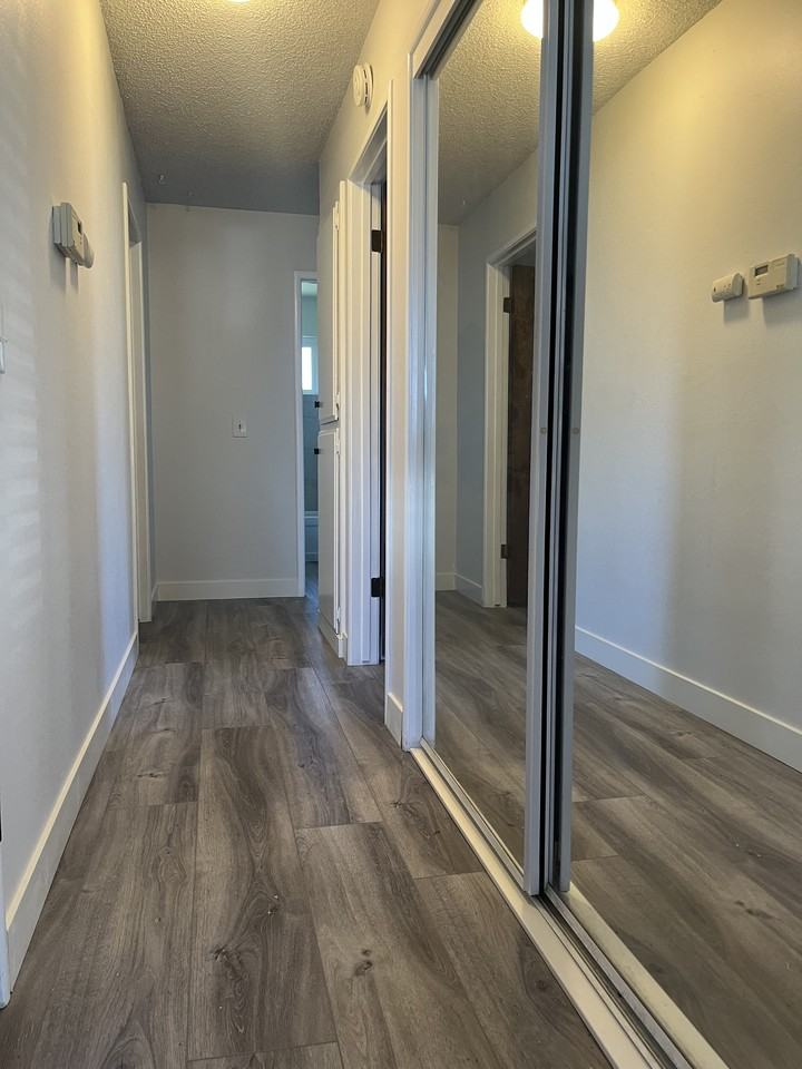 1094 Tara Ct #1 - Photo 5 of 16