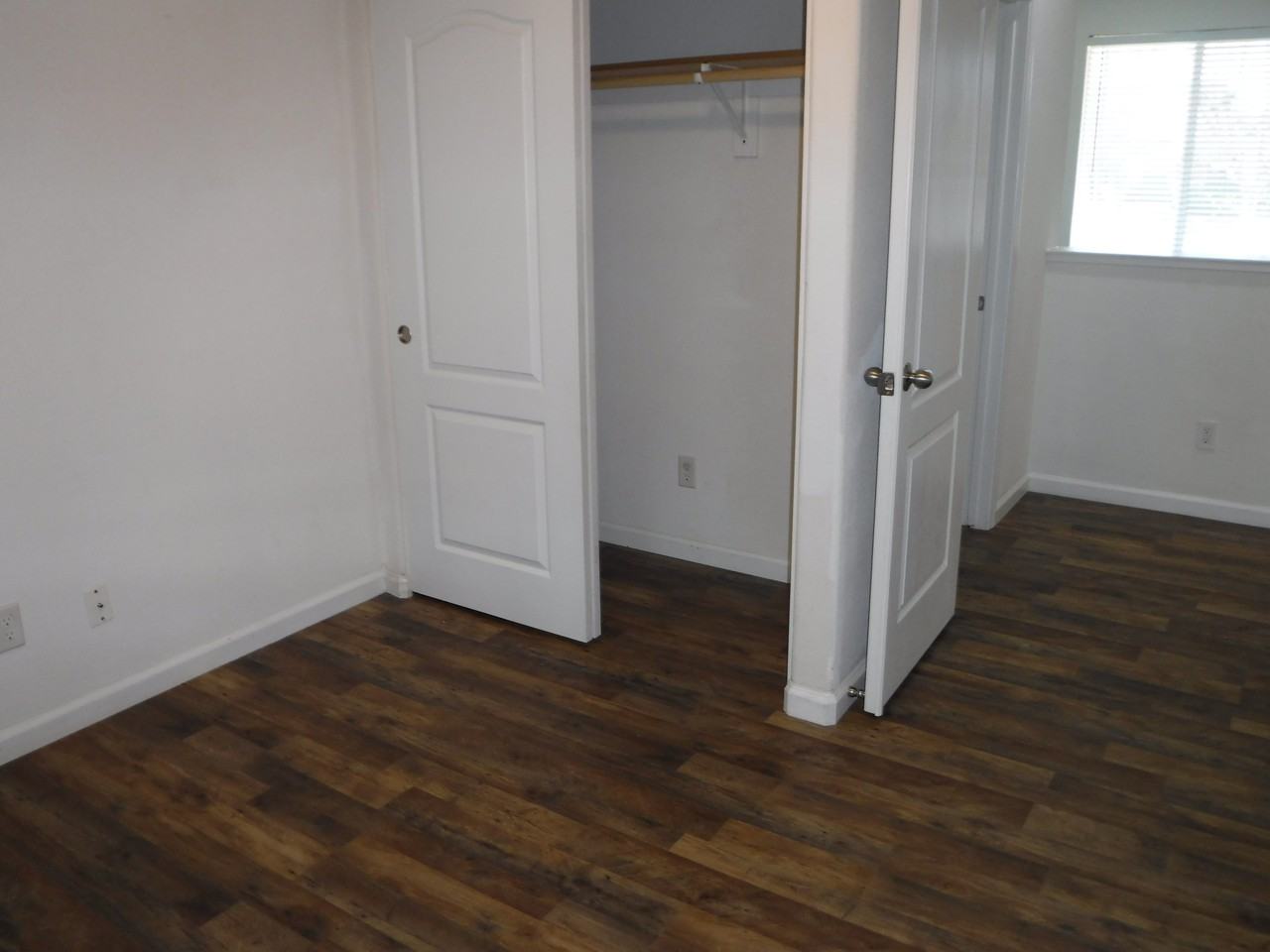 1257 Kensington Dr #1 - Photo 7 of 23