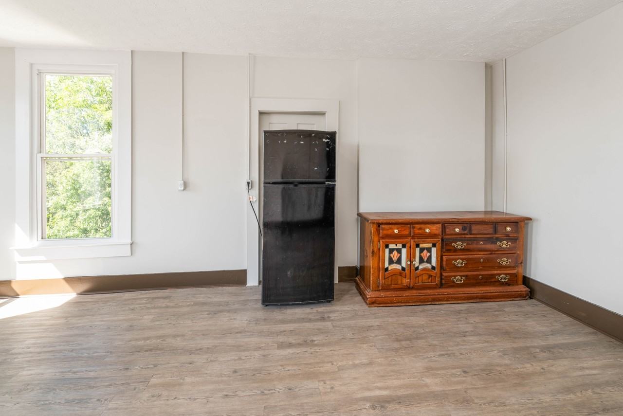 1803 Taylor StreetRoom 8Lynchburg Va 24504 #8 - Photo 4 of 31