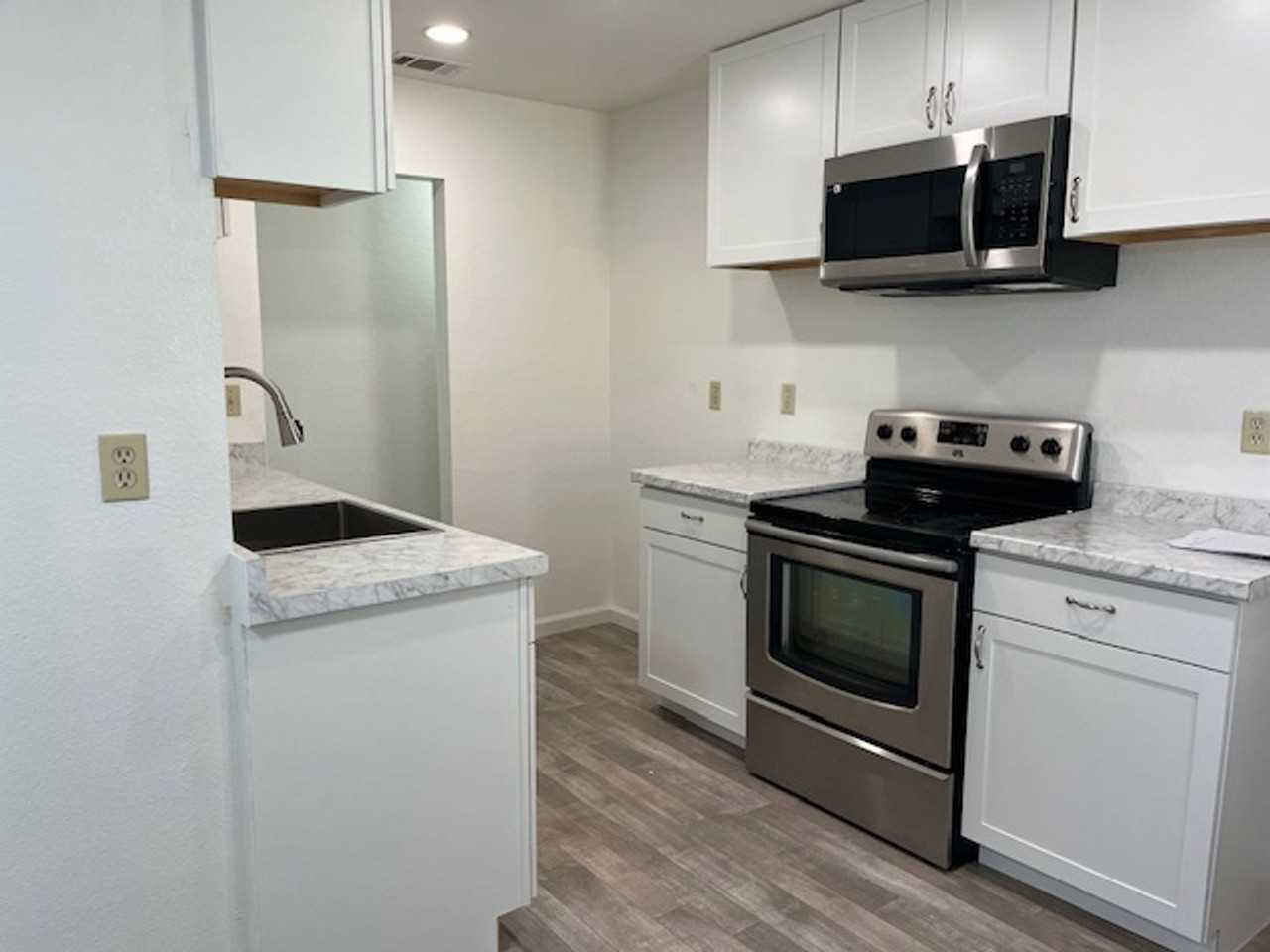 6031 Carolina Cir - Photo 2 of 4