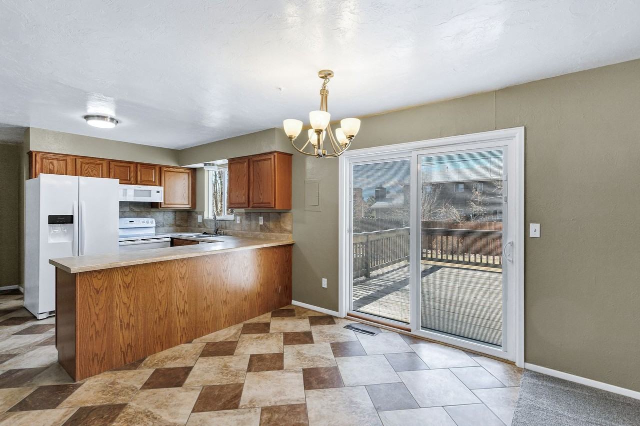 6728 Palace Dr - Photo 4 of 30