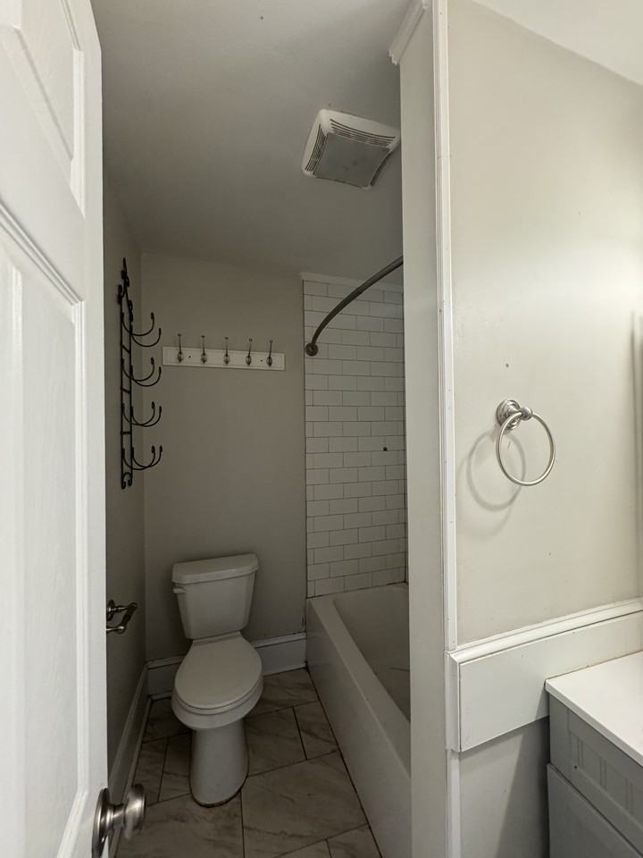 135 Juniata St #1 - Photo 7 of 17