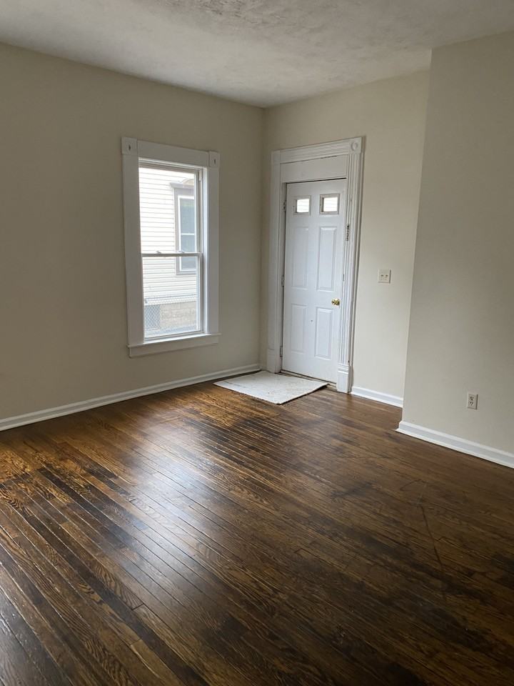 404 Main St #404B - Photo 4 of 9