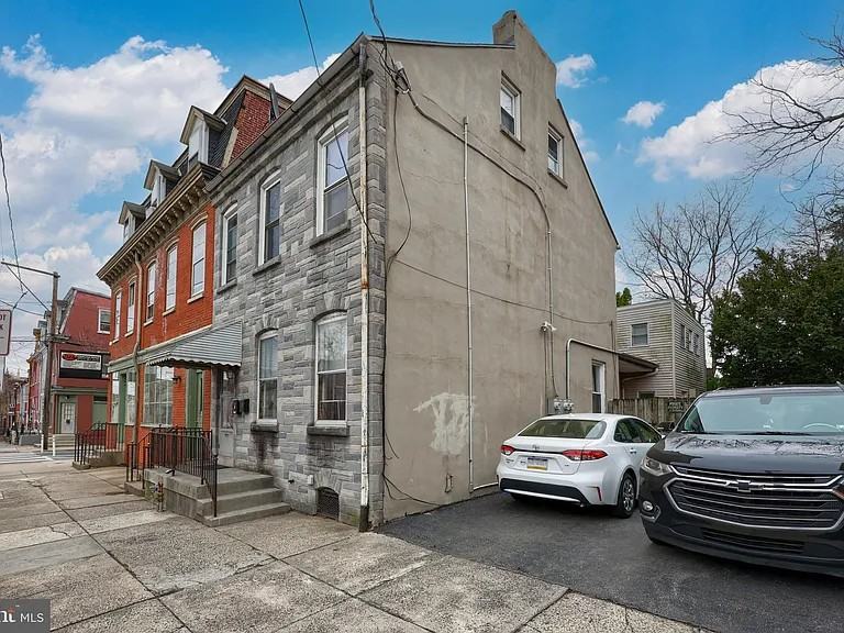 506 W King St #1 - Photo 2 of 13