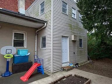 506 W King St #1 - Photo 7 of 13