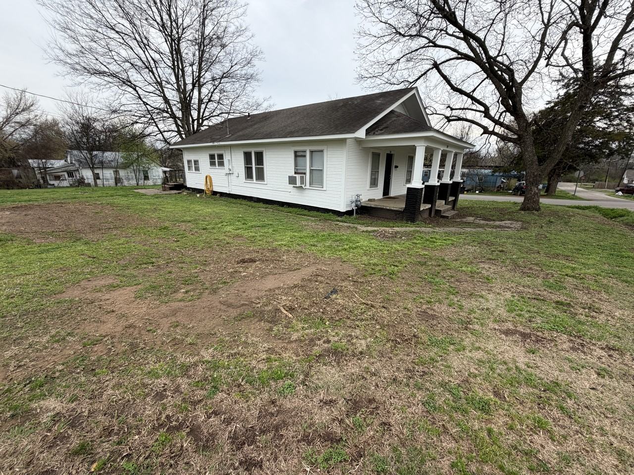 205 S Walter St #1 - Photo 3 of 22