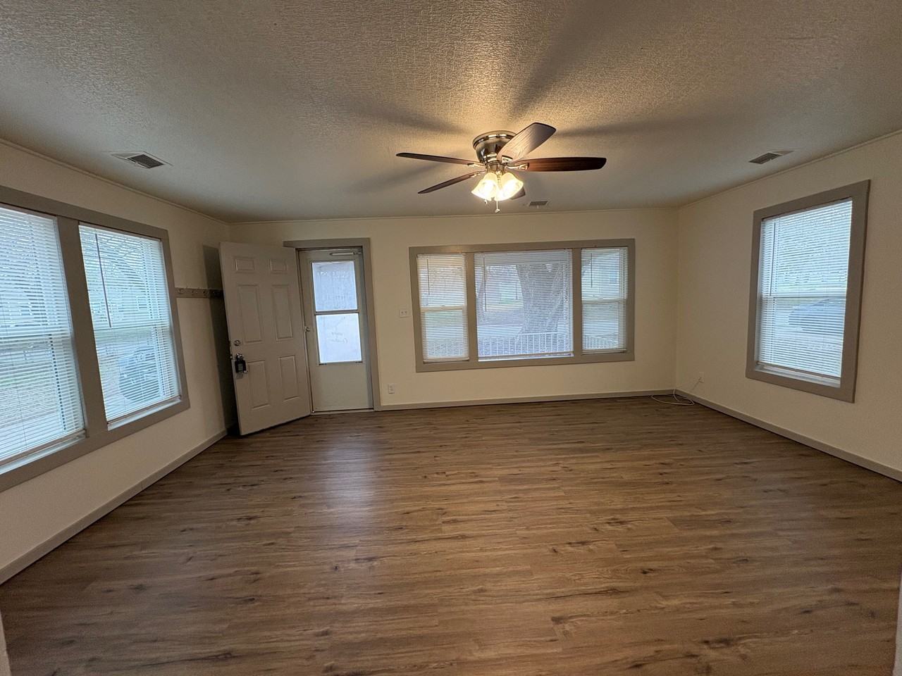 910 S Emporia St #1 - Photo 3 of 17