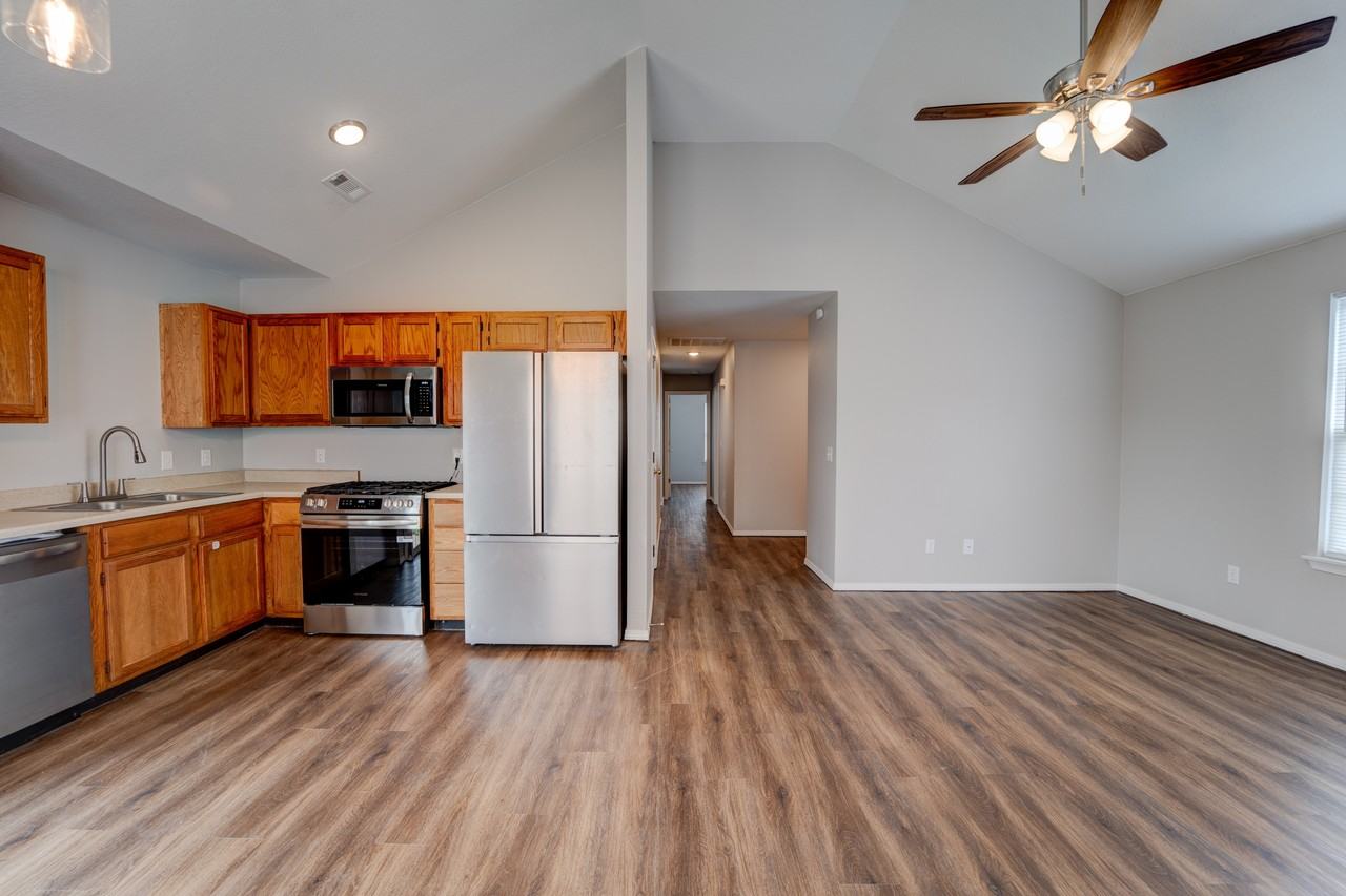 613 Cedar Brook Ct #1 - Photo 4 of 18