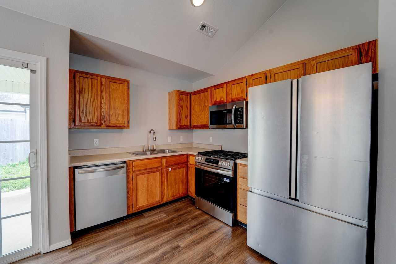 613 Cedar Brook Ct #1 - Photo 5 of 18