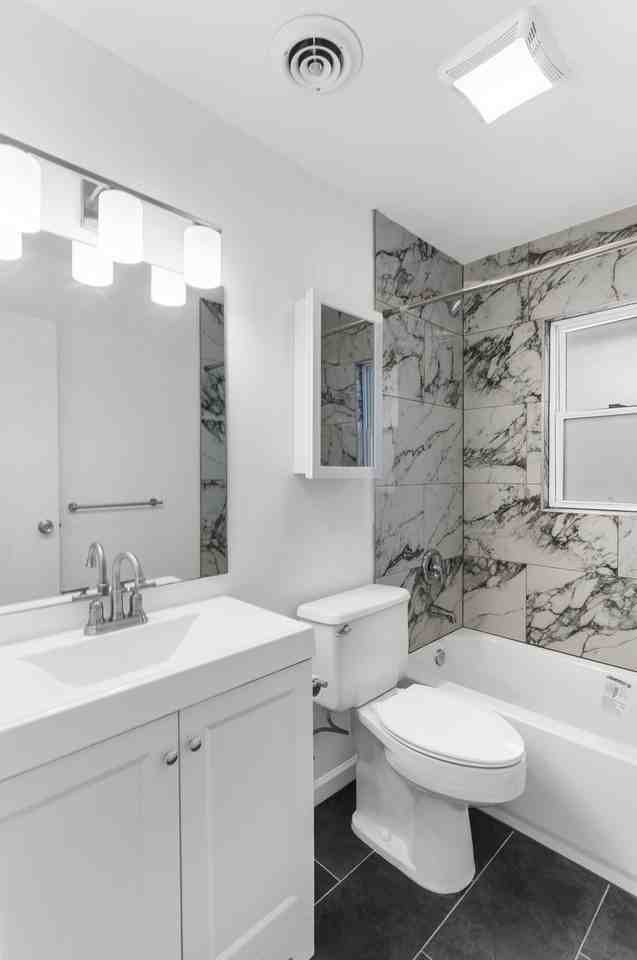 368 Erskine Ave #1 - Photo 3 of 14