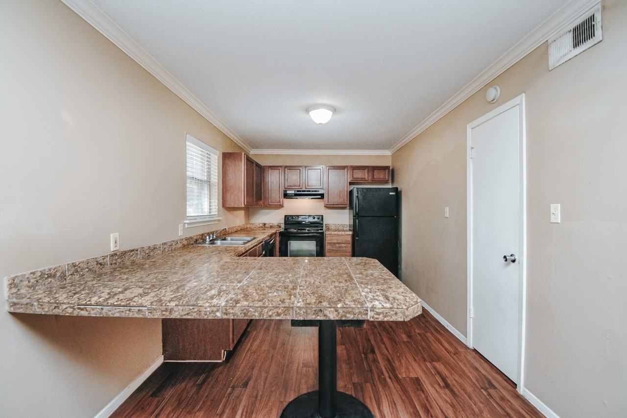 3001 Arroyo DrApt 606 #606 - Photo 3 of 19