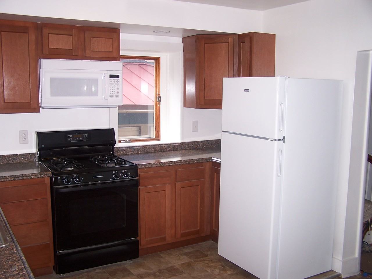 267 Hanover St #1 - Photo 4 of 16