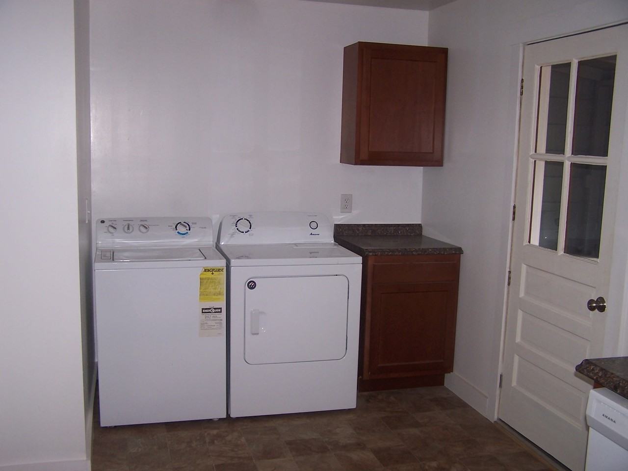 267 Hanover St #1 - Photo 5 of 16