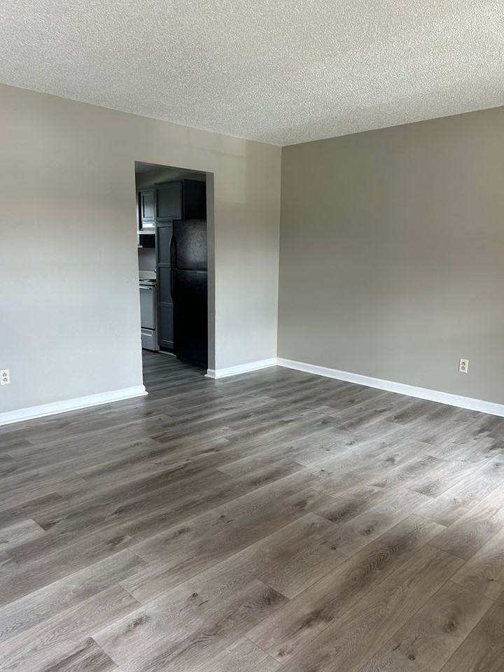 37 Iris Ln - Photo 2 of 12