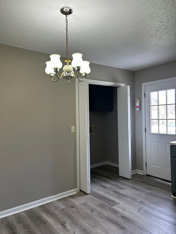 37 Iris Ln - Photo 3 of 12