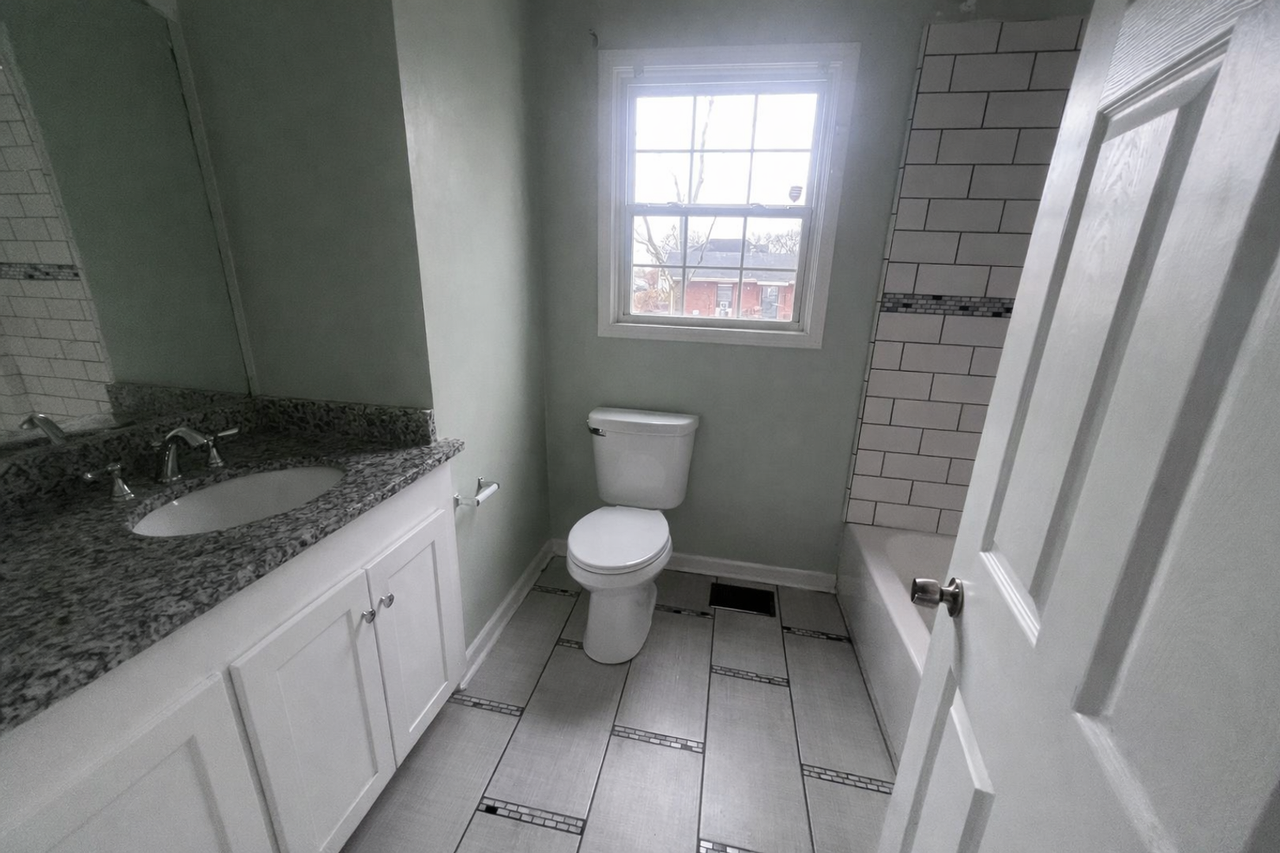 1100 N 6th St - Photo 3 of 6