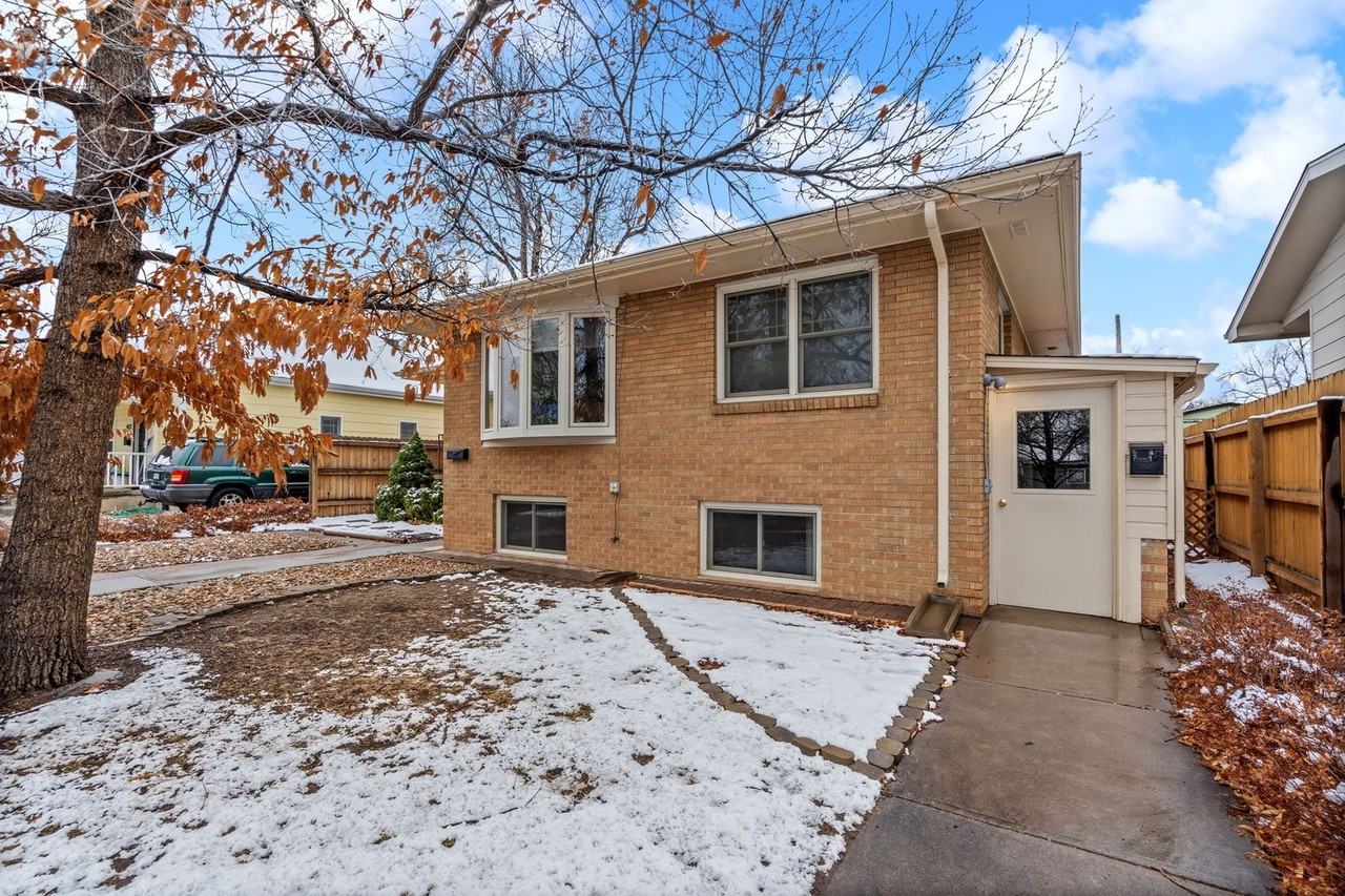 415 Smith St - Photo 6 of 13