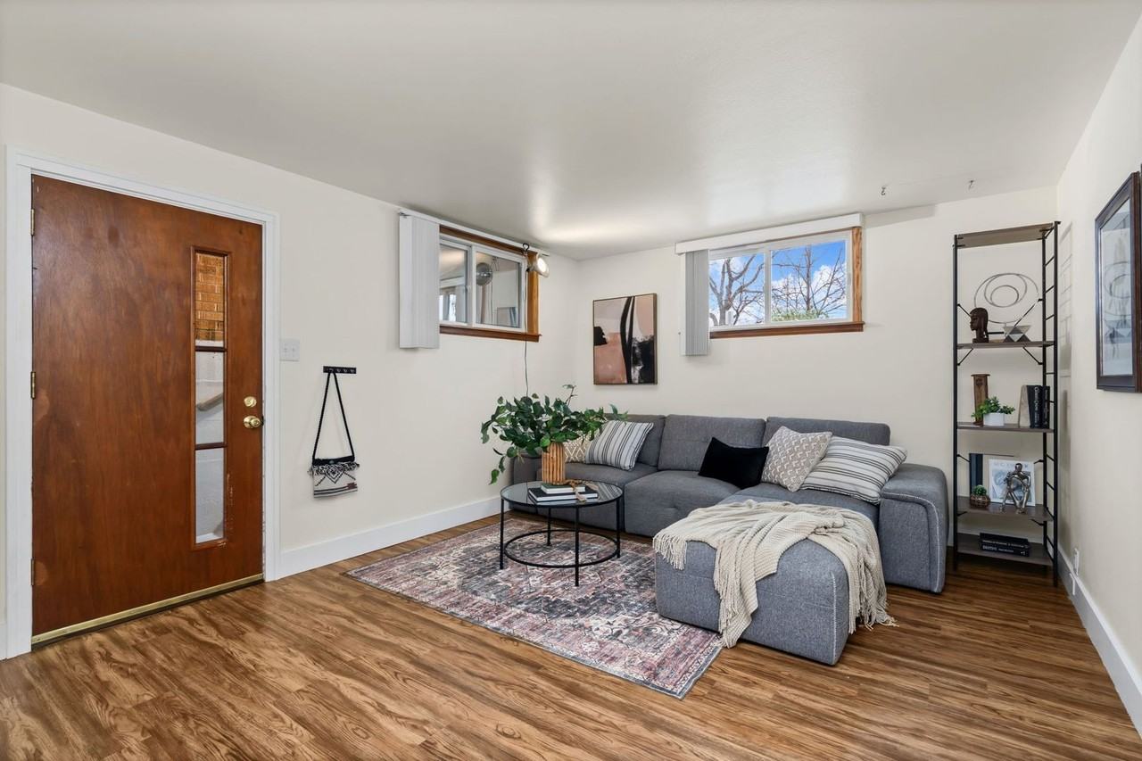 415 Smith St - Photo 7 of 13