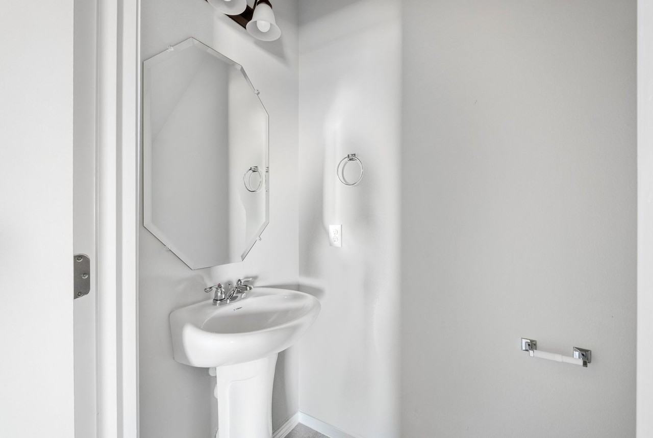 1201 Garland Rd - Photo 3 of 28