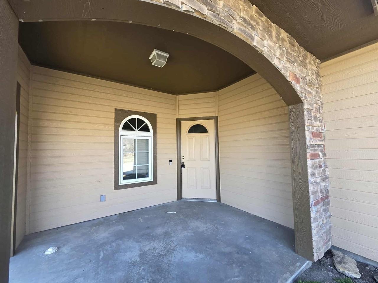 410 Michaels Ct - Photo 3 of 27