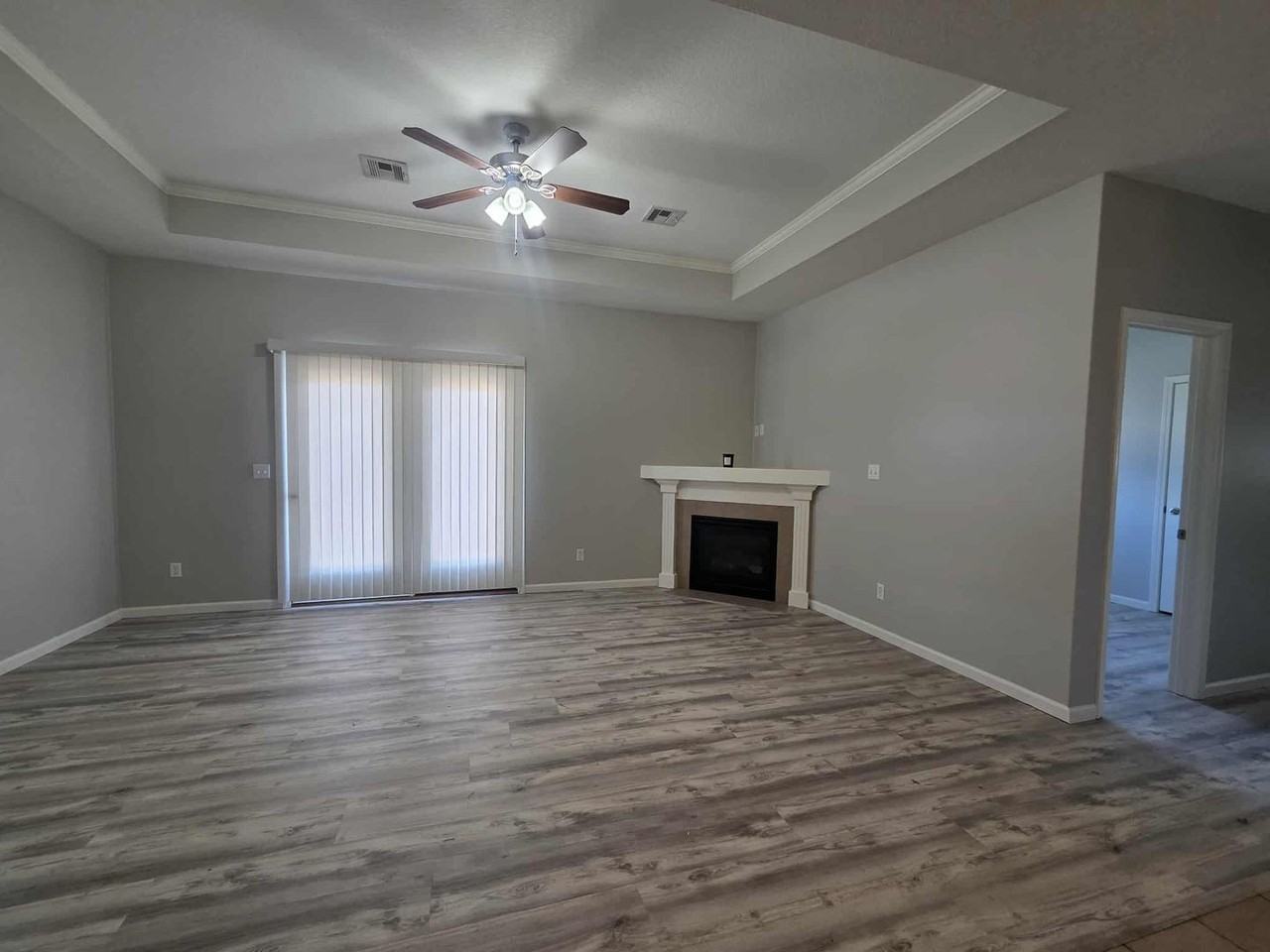 410 Michaels Ct - Photo 4 of 27