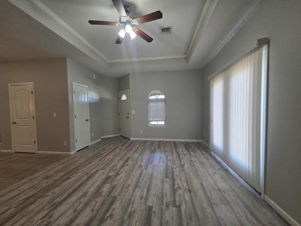 410 Michaels Ct - Photo 5 of 27