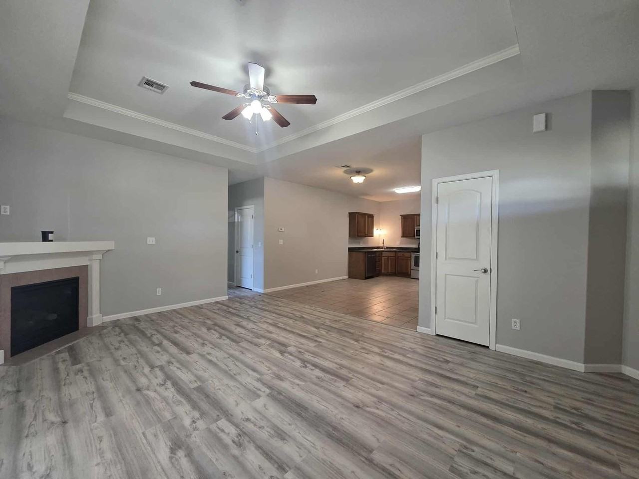 410 Michaels Ct - Photo 6 of 27