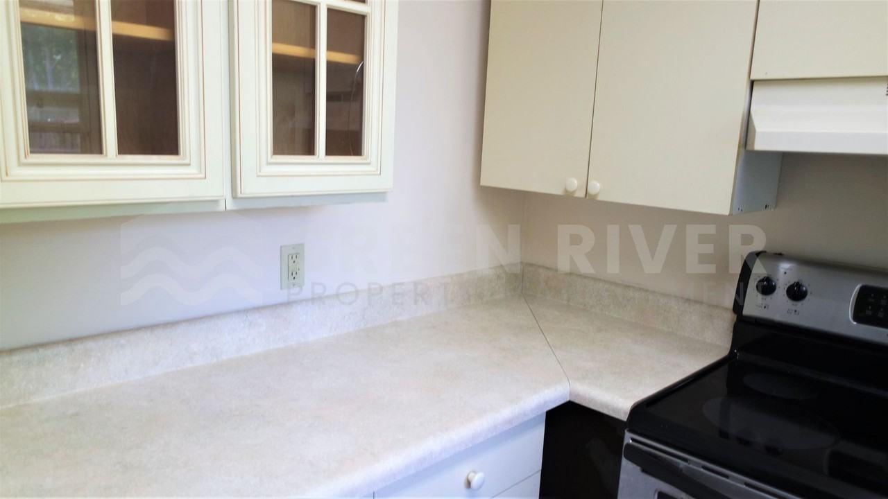 4261 Sabine Dr - Photo 3 of 15