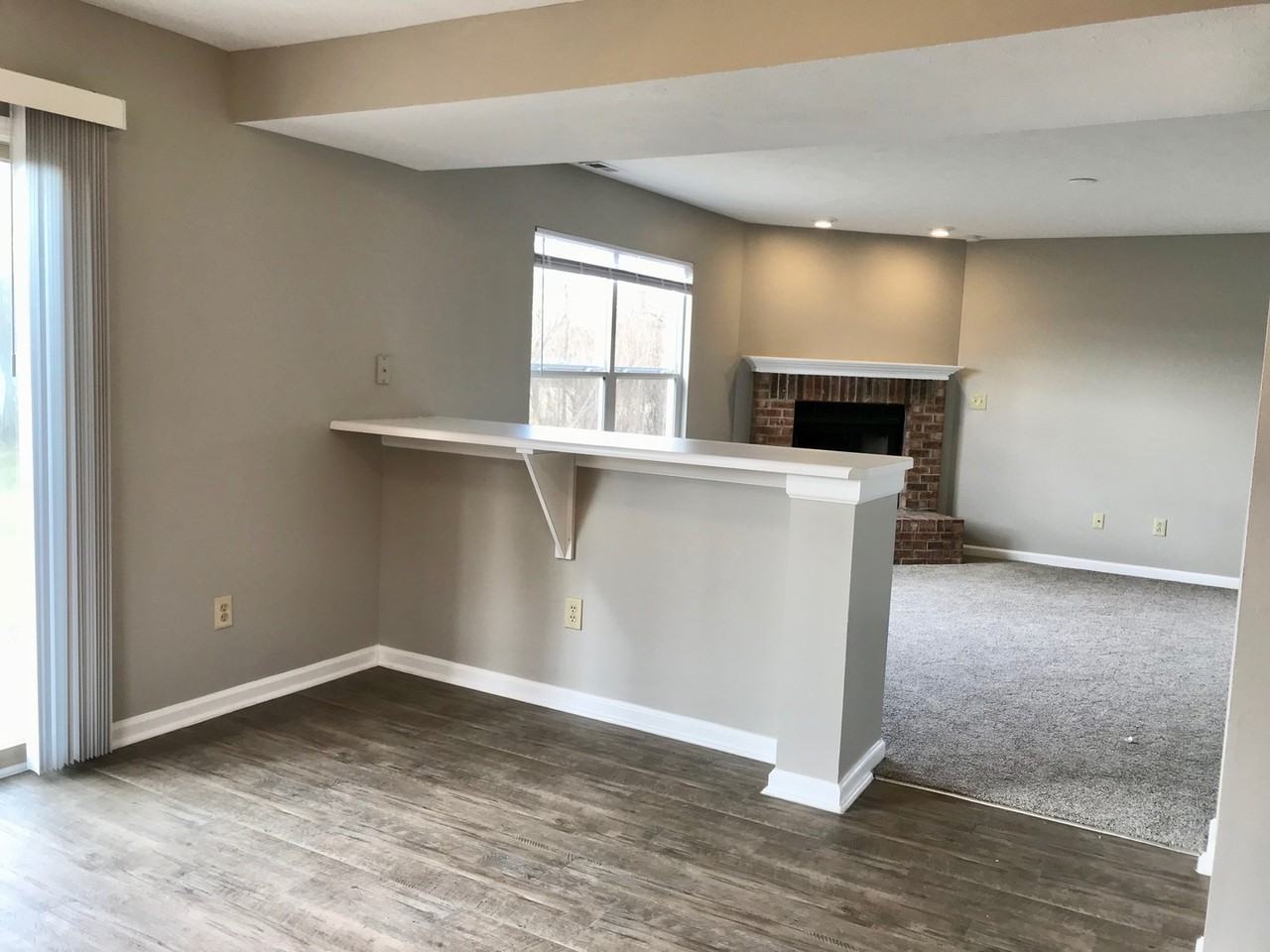 5390 Lakeside Manor Dr - Photo 6 of 35