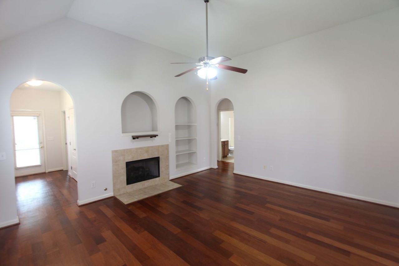 263 Oxmoor Pl - Photo 2 of 24