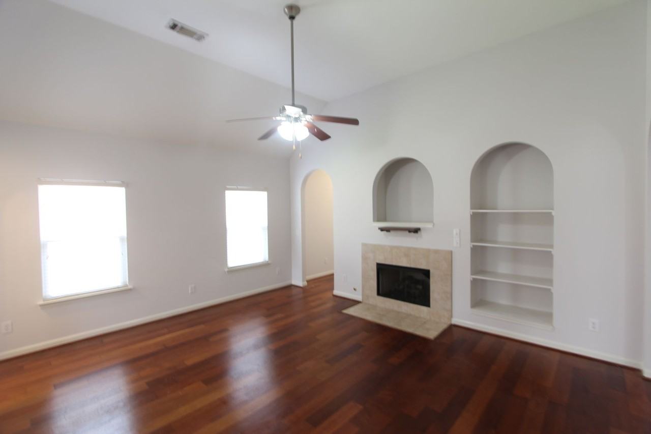 263 Oxmoor Pl - Photo 3 of 24