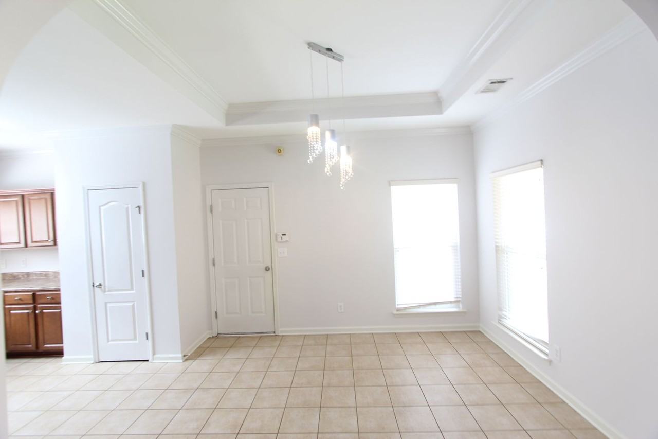 263 Oxmoor Pl - Photo 6 of 24