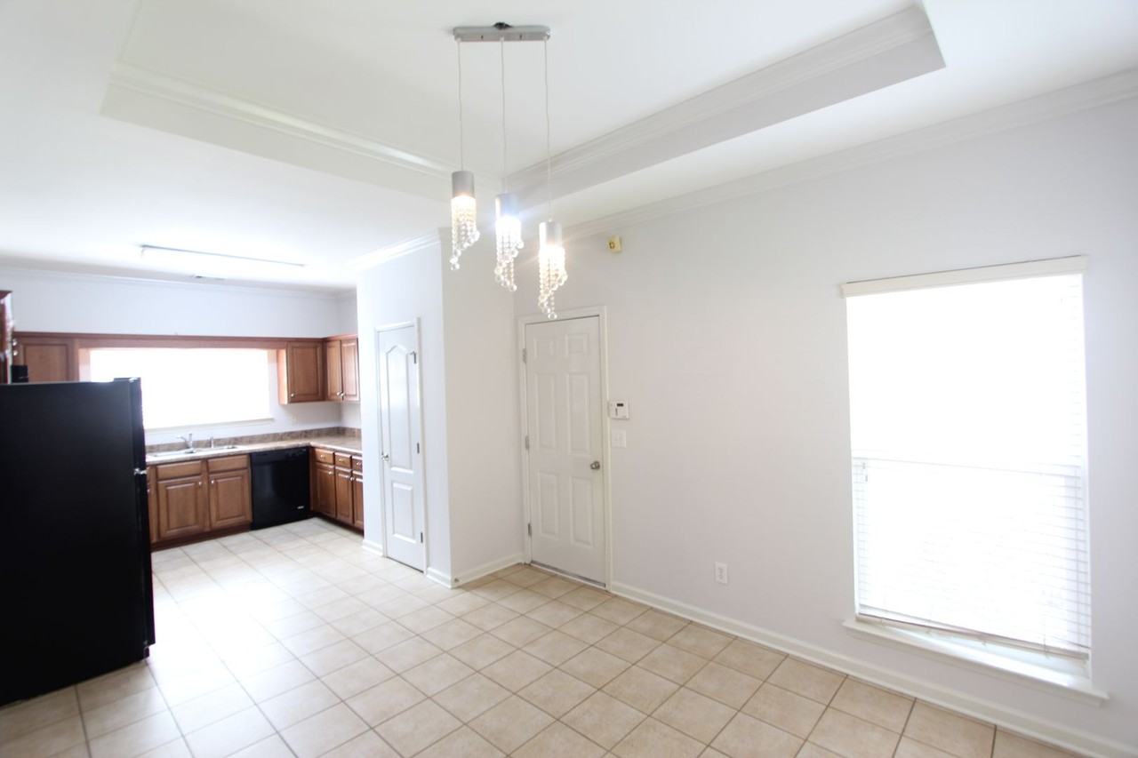 263 Oxmoor Pl - Photo 7 of 24