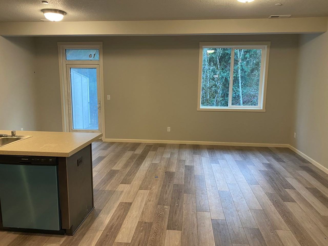 193 Cloverdale Rd #C - Photo 5 of 14