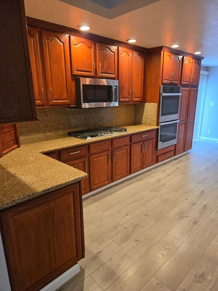 718 Ne 106th Pl - Photo 4 of 16