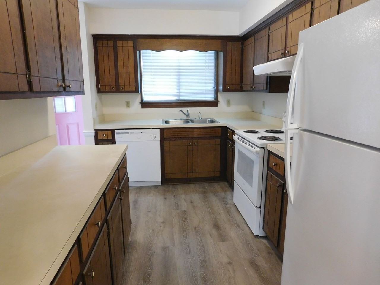 1507 College Way - Photo 4 of 22