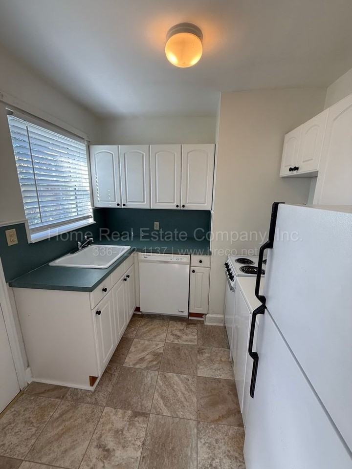 806 N Avalon Rd #D - Photo 4 of 7