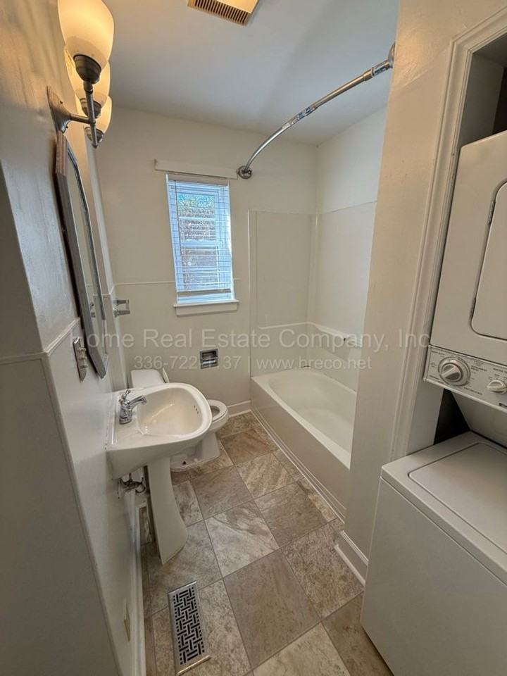 806 N Avalon Rd #D - Photo 6 of 7