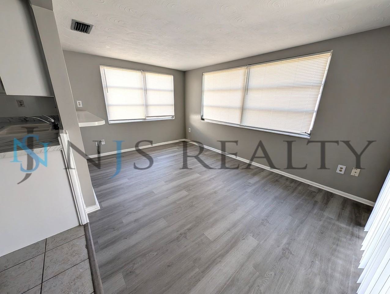 3737 Sablewood Dr - Photo 7 of 18