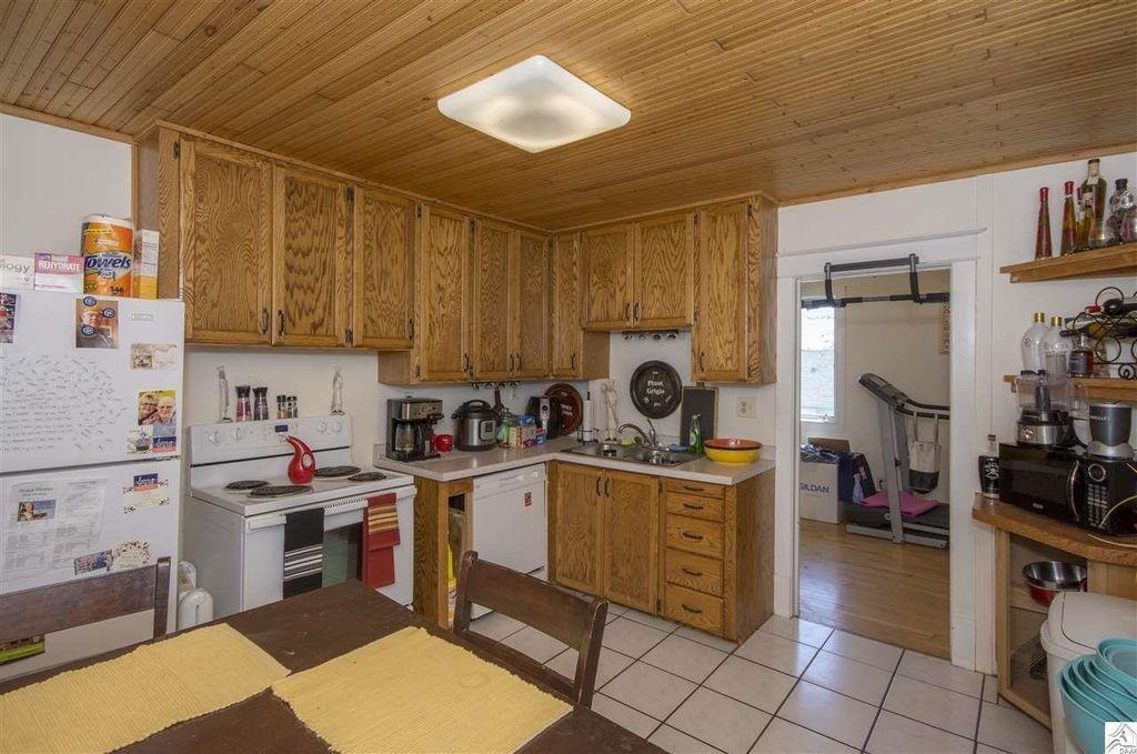 1325 Fern Ave - Photo 5 of 16