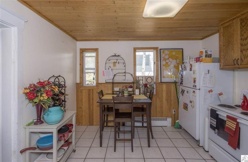 1325 Fern Ave - Photo 6 of 16