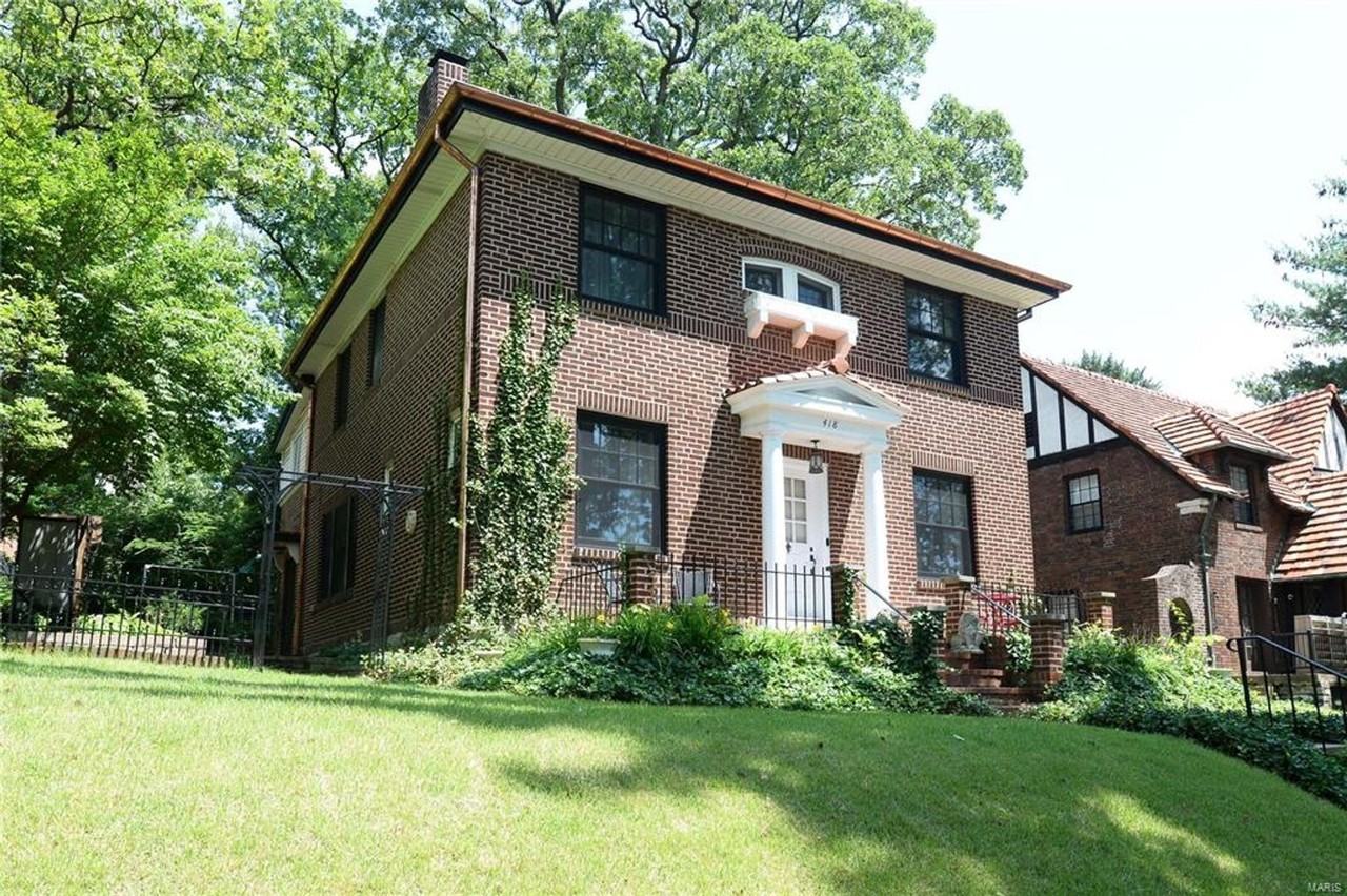 418 Carswold Dr - Photo 4 of 50