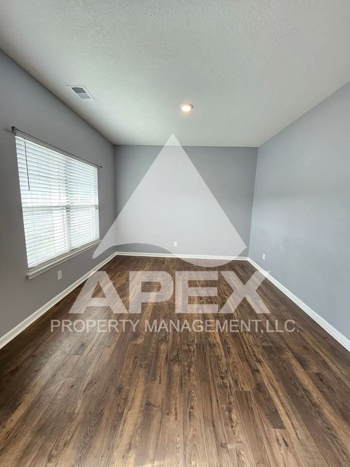 10635 Lady May Ln - Photo 2 of 31