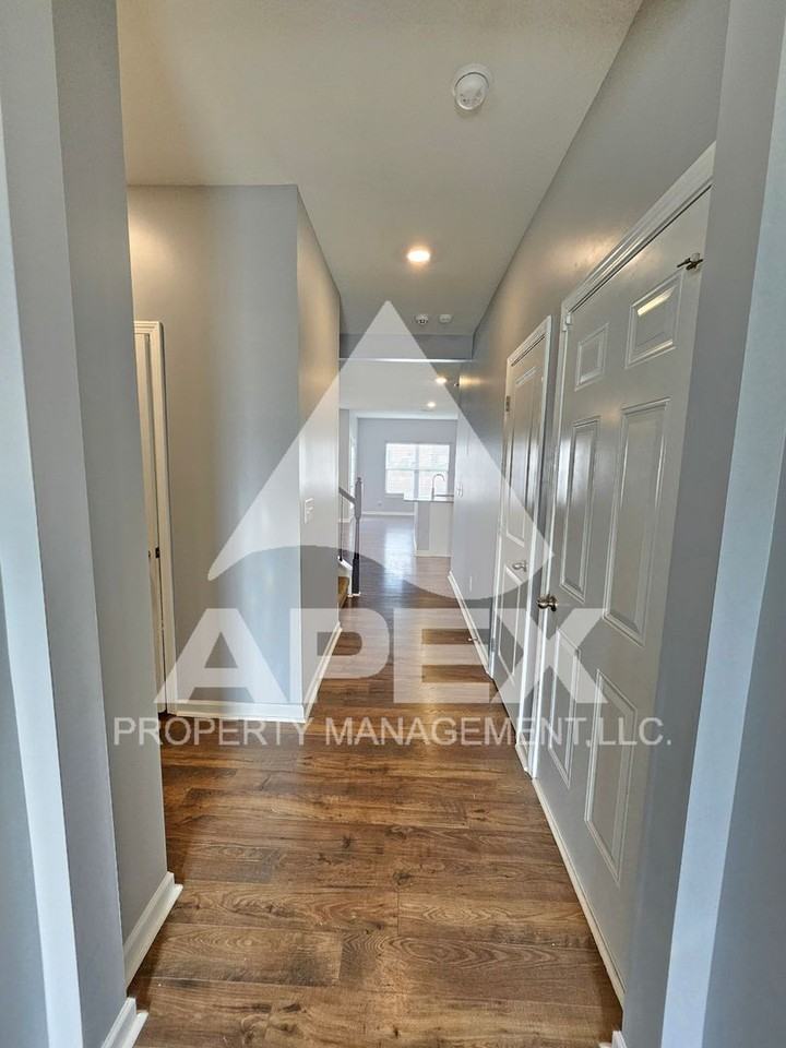 10635 Lady May Ln - Photo 3 of 31